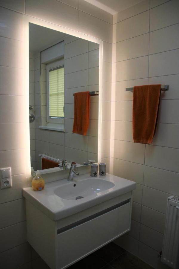 Ferienwohnung Boddenkieker Bis 4 Personen, Sagard-Neddesitz, 70M2 Luaran gambar